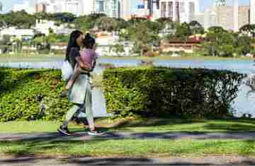 Após frente fria com chuva e ventos de 80km/h, semana vai terminar com sol no Paraná